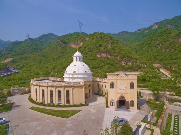 九公山纪念林壁龛:天堂里的书香 九公山纪念林壁龛:天堂里的书香